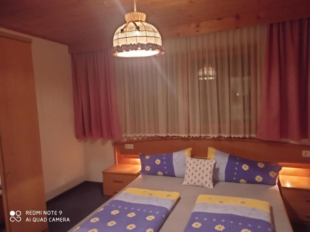 Haus Sonnenschein Apartment Holzgau Bagian luar foto