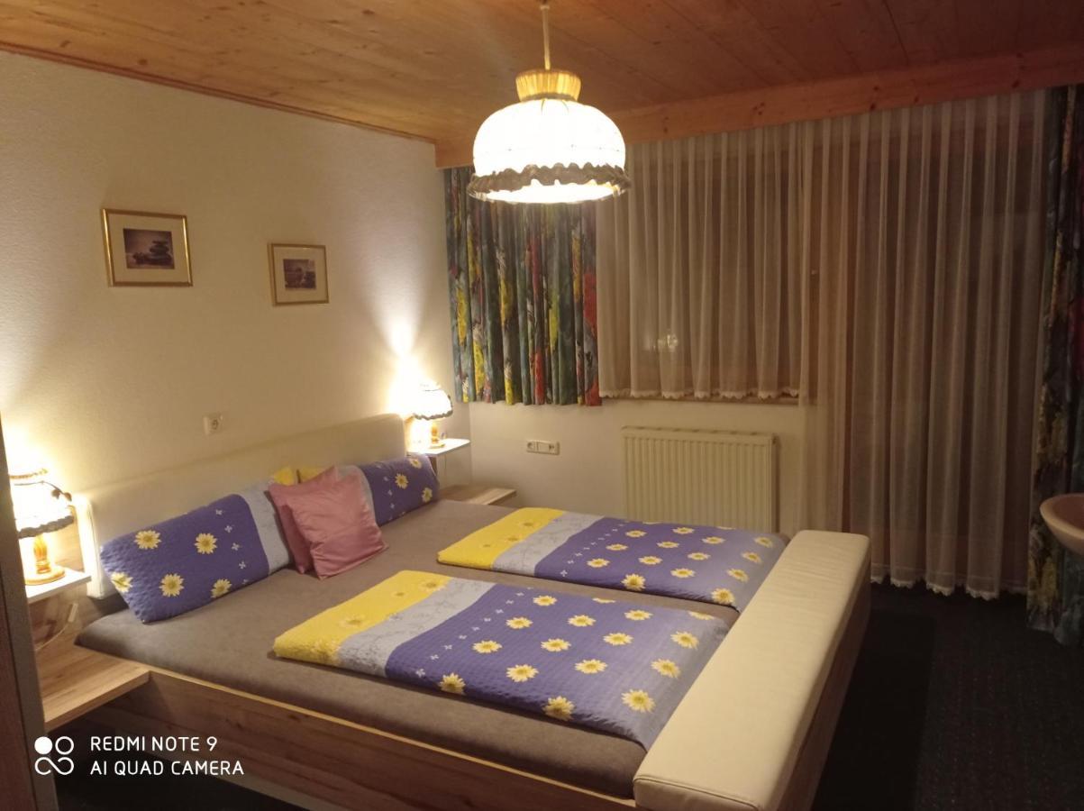 Haus Sonnenschein Apartment Holzgau Bagian luar foto