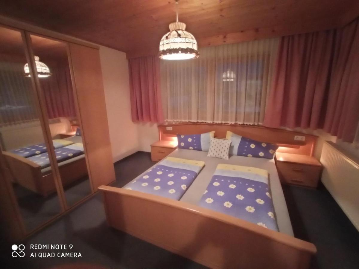 Haus Sonnenschein Apartment Holzgau Bagian luar foto